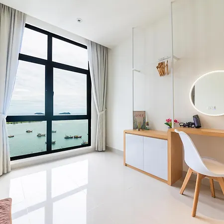 Charis Seaview Suites At The Shore Kota Kinabalu Exterior photo