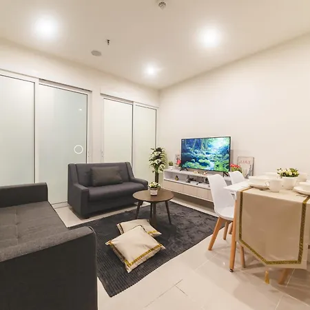 Charis Seaview Suites At The Shore Kota Kinabalu Exterior photo