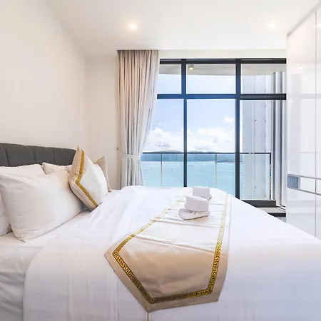 Charis Seaview Suites At The Shore Kota Kinabalu Exterior photo