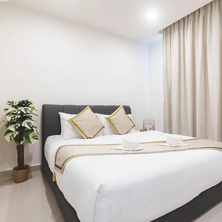Charis Seaview Suites At The Shore Kota Kinabalu Exterior photo