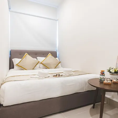 Charis Seaview Suites At The Shore Kota Kinabalu Exterior photo