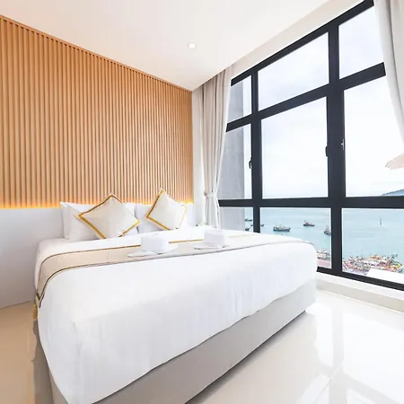 Charis Seaview Suites At The Shore Kota Kinabalu Exterior photo
