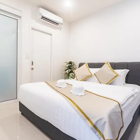 Charis Seaview Suites At The Shore Kota Kinabalu Exterior photo