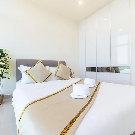 Charis Seaview Suites At The Shore Kota Kinabalu Exterior photo