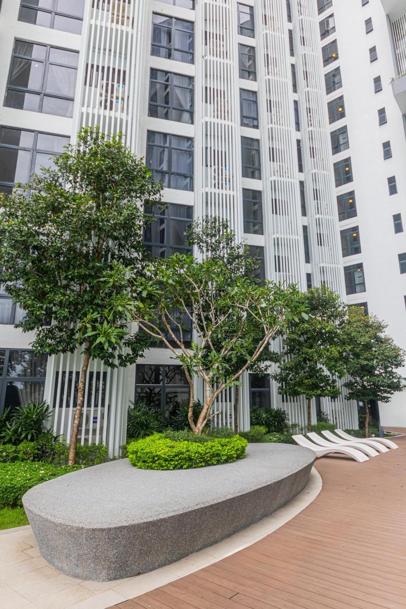 Charis Seaview At The Shore Apartment