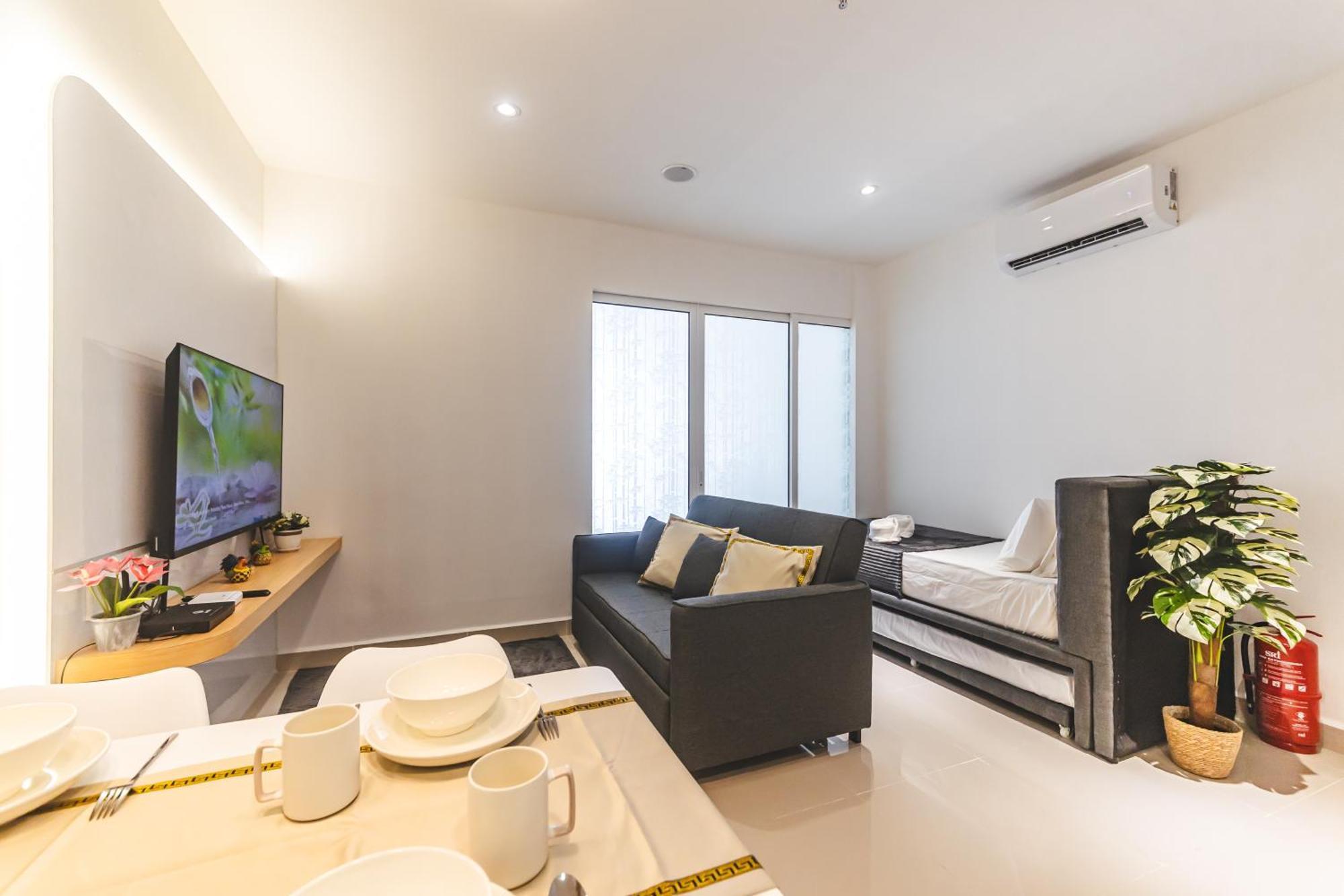 Charis Seaview At The Shore Apartment