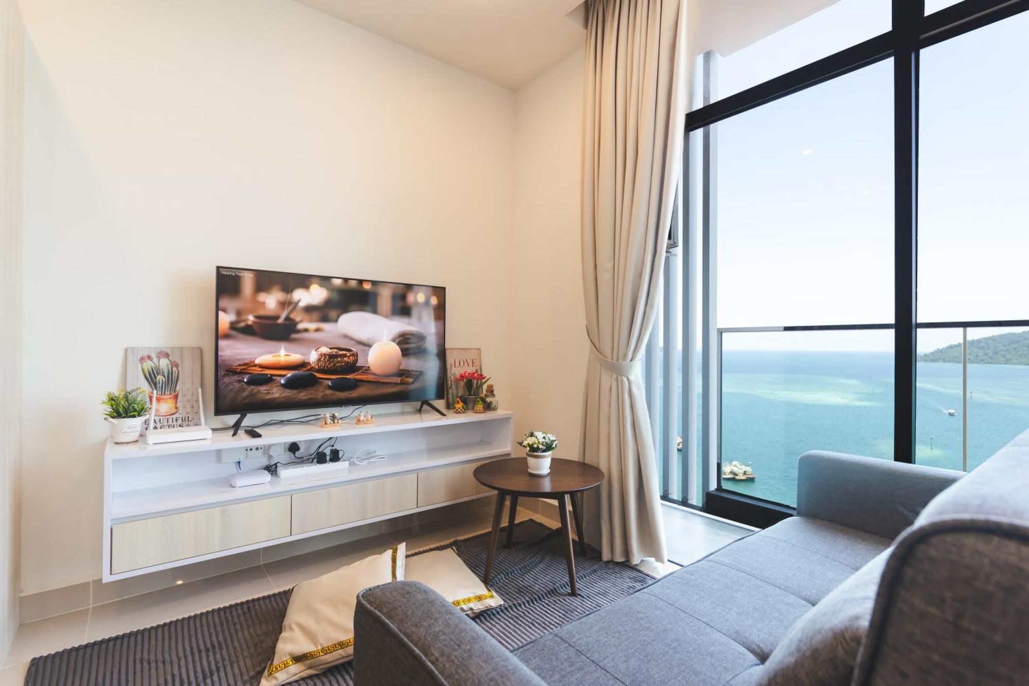 Charis Seaview At The Shore Apartment *